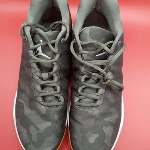 Mens Air Jordan B. Fly X River Rock Basketball Shoes